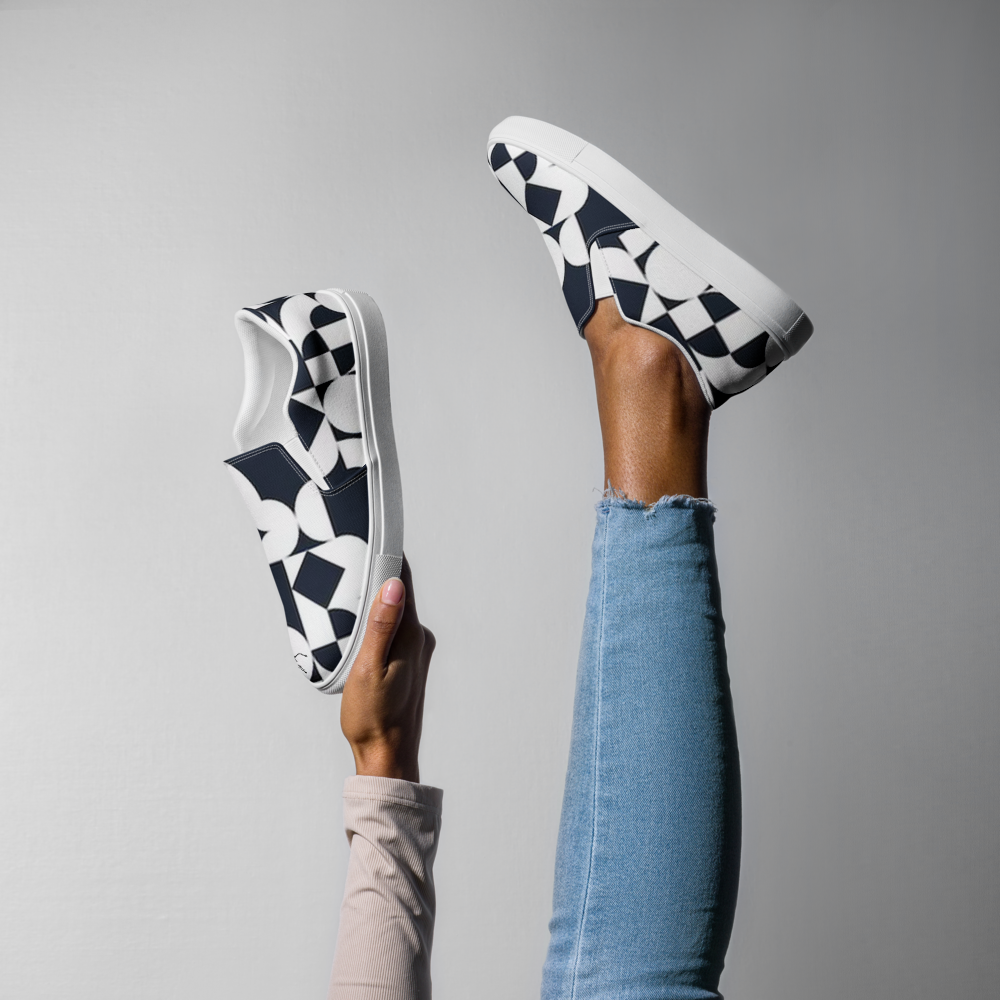 Women’s Slip-On Canvas Shoes Black-Line No.869 "1 of 250 Ultra-Exclusive" by Léon LeRef